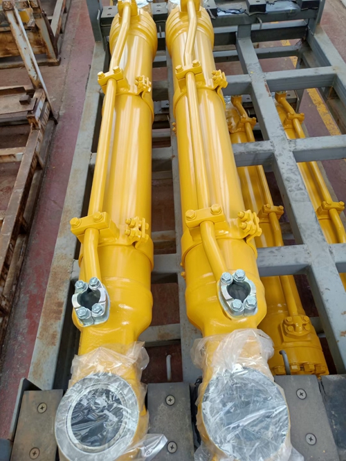 小松挖掘機(jī)油缸